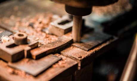 Fabrication de lunettes en bois et métal Lyon