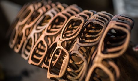 Fabrication de lunettes en bois écoresponsables Lyon